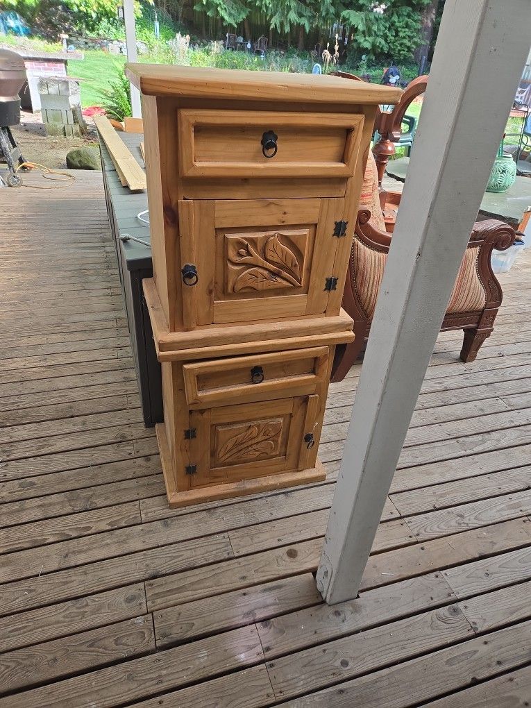 2 Night Stand Or End Tables