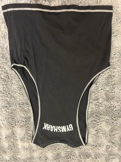 Sick GYMSHARK tank top in size Large. Perfect for the gym, workouts, or everyday wear. Clean style, comfortable fit, and ready to put in work. Grab a 