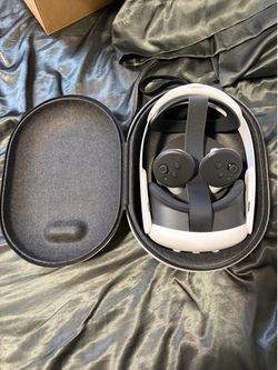Meta quest 3 with elite strap and travel case