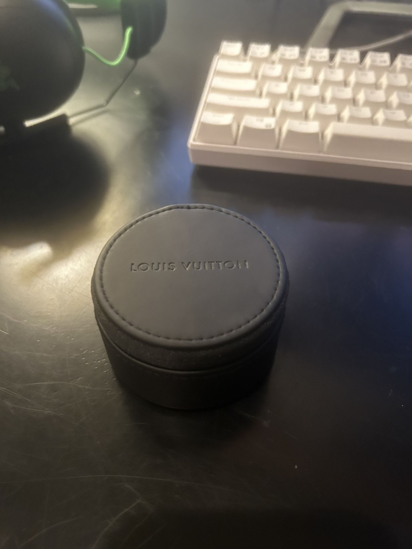 Louis Vuitton Horizon Light Up Earphones Black