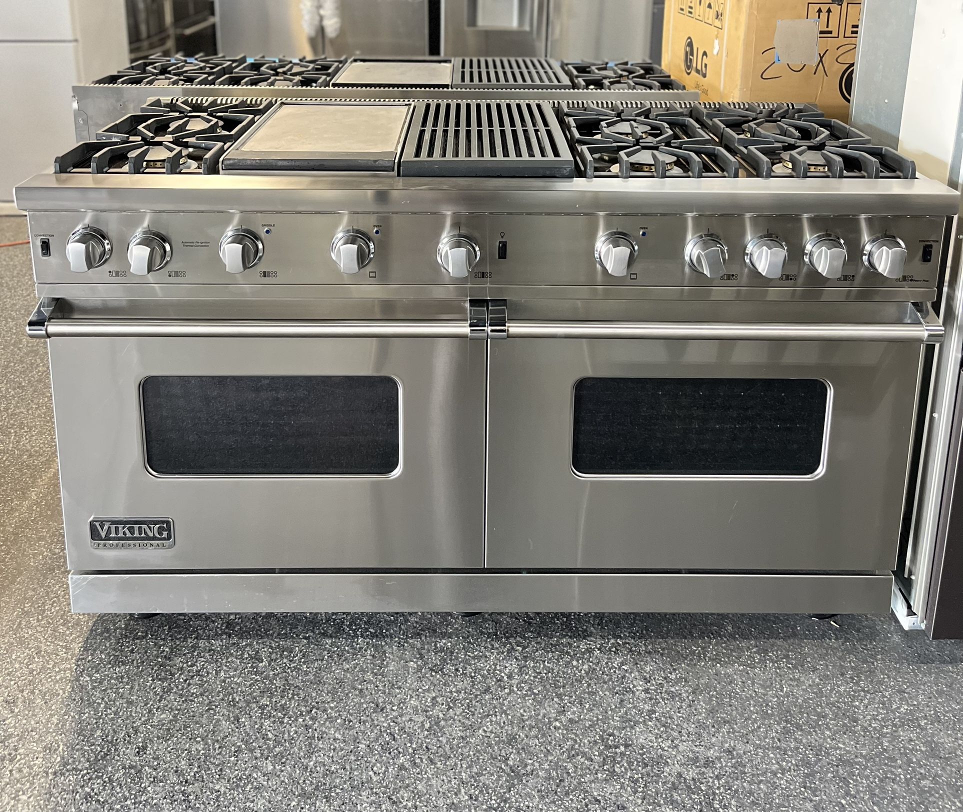 VIKING STAINLESS STEEL 60” WIDE ALL GAS DOUBLE OVEN RANGE 