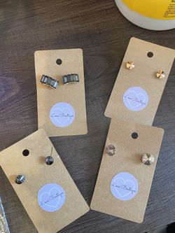 Earings 