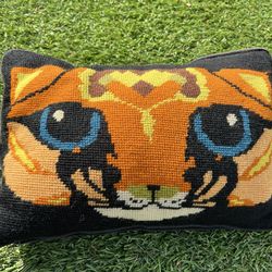  WELL MADE 1960s-1970s Cat Pillow