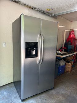 Frigidaire Fridge