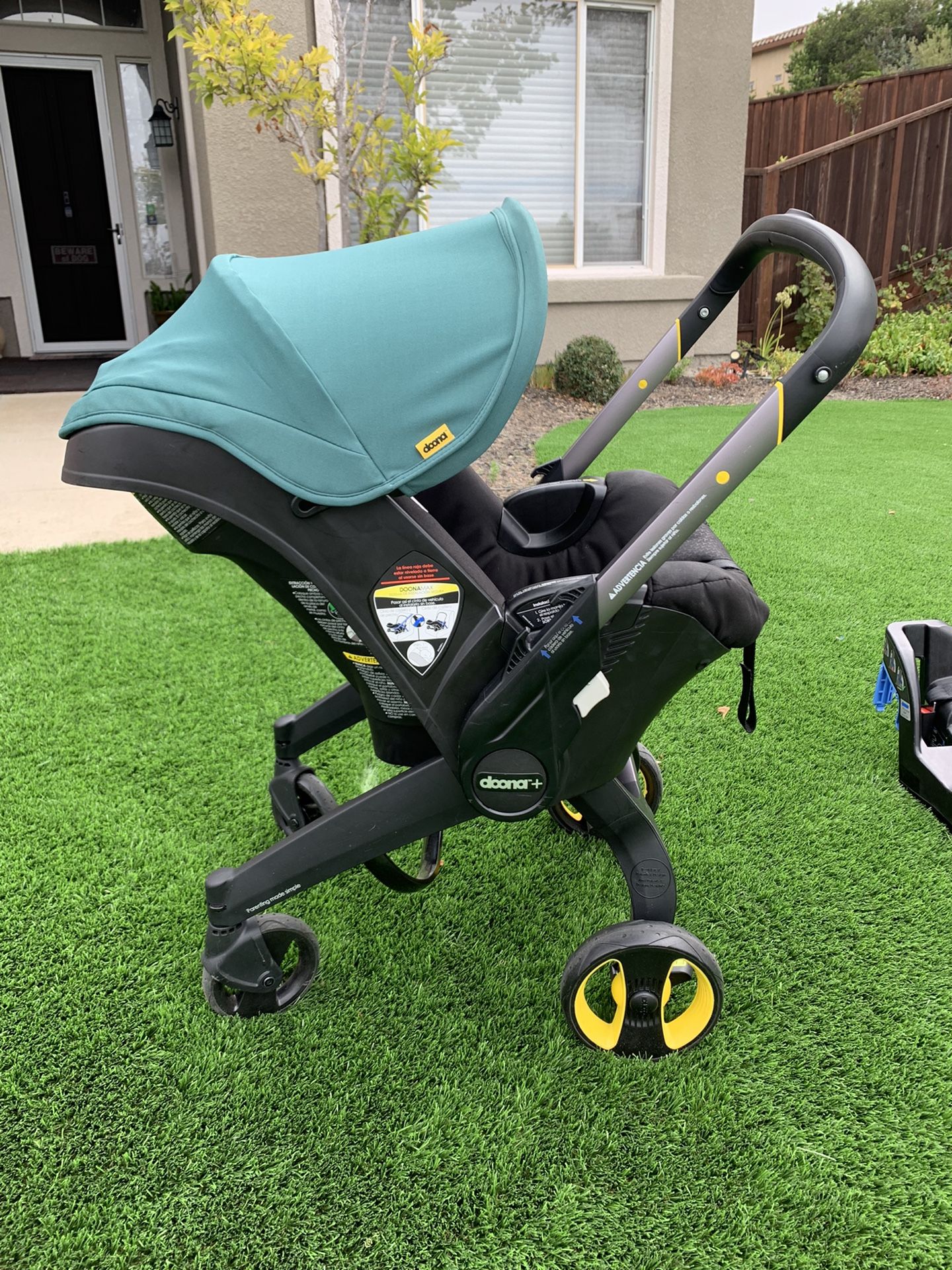 Doona Infant Car Seat Stroller w/ Base 