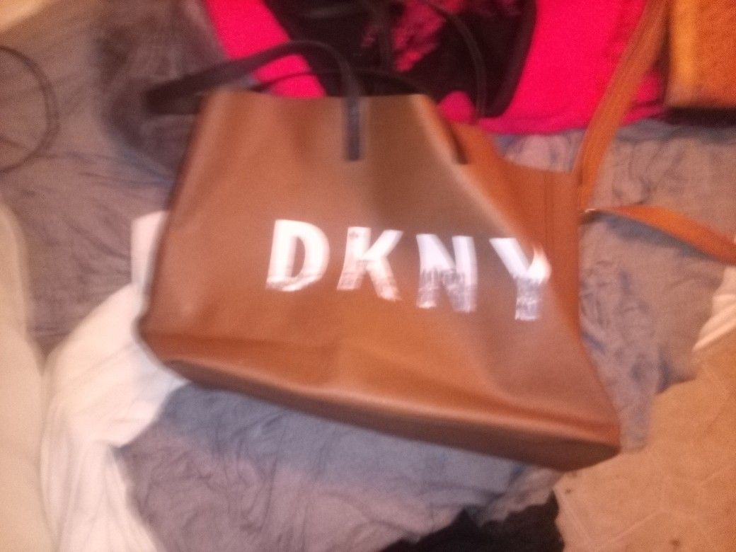 DKNY BAG you Can Use For WHATEVER it's Kinda Like RUBBER so Good Beach Bag $5.00
