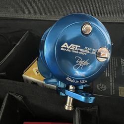 Avet JX Raptor 6/3 2-Speed MC w/Guide Plate Blue Like New
