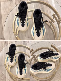Adidas Yeezy 700 V3 Sneakers