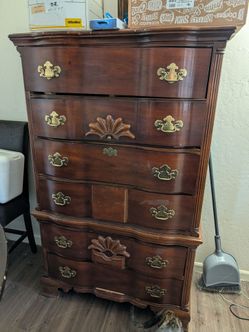 6 drawer mahogany wood dresser
