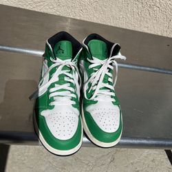 Air jordan 1 mid lucky green (USED)