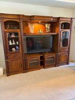 Entertainment center