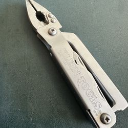 KLEIN TOOLS MADE IN USA MULTI TOOL FOLDING PLIERS KNIFE SAW MODEL 1016