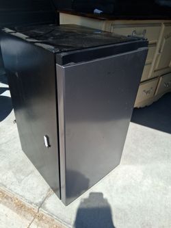 Refrigerator 3.3 c