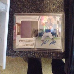 2018 Autograph Freshman Fabric Hayden Hurst Card  220
