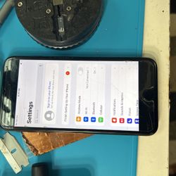 Iphone 7plus 32gb Unlocked And In Perfect Condition!!