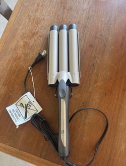 Conair InfinitiPRO Digital Ceramic Triple Barrel Waver
