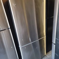 GE 30” Bottom Freezer Stainless Steel Fridge