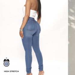 Fashion Nova Skinny Jeans Size 5  New/tags 