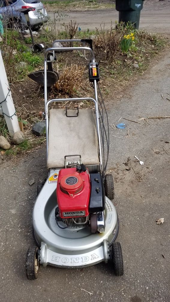 Honda HR21 lawn mower for Sale in Springfield, MA OfferUp