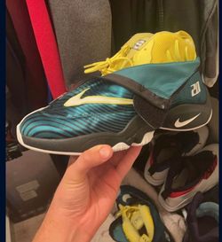 Nike The Glove Sole Collector