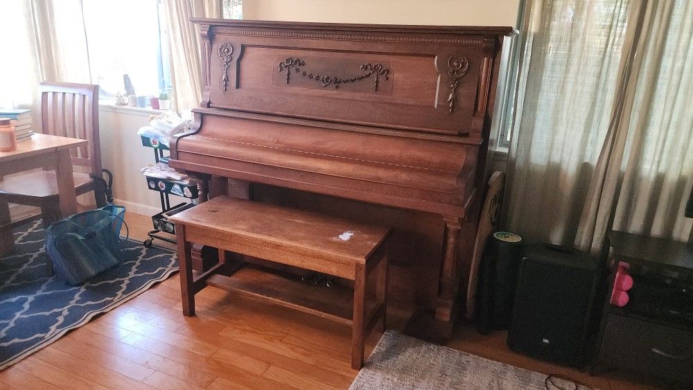 Huntington Antique Piano