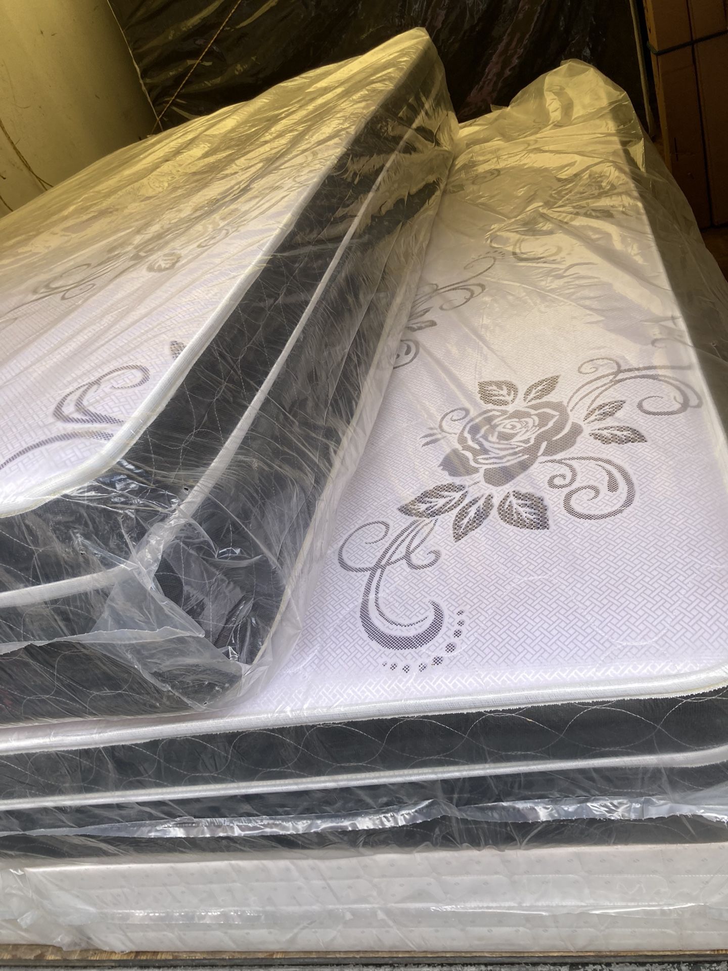 Individual Single Twin Boxspring And Mattress