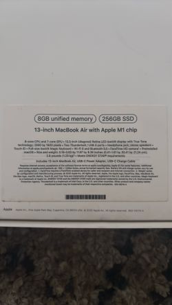 13 inch MacBook Air M1 chip 8gb 256 ssd