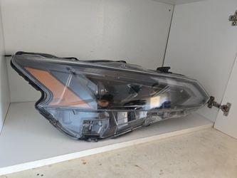 2023 TO 2025 NISSAN ALTIMA  OEM RIGHT SIDE HEADLIGHT