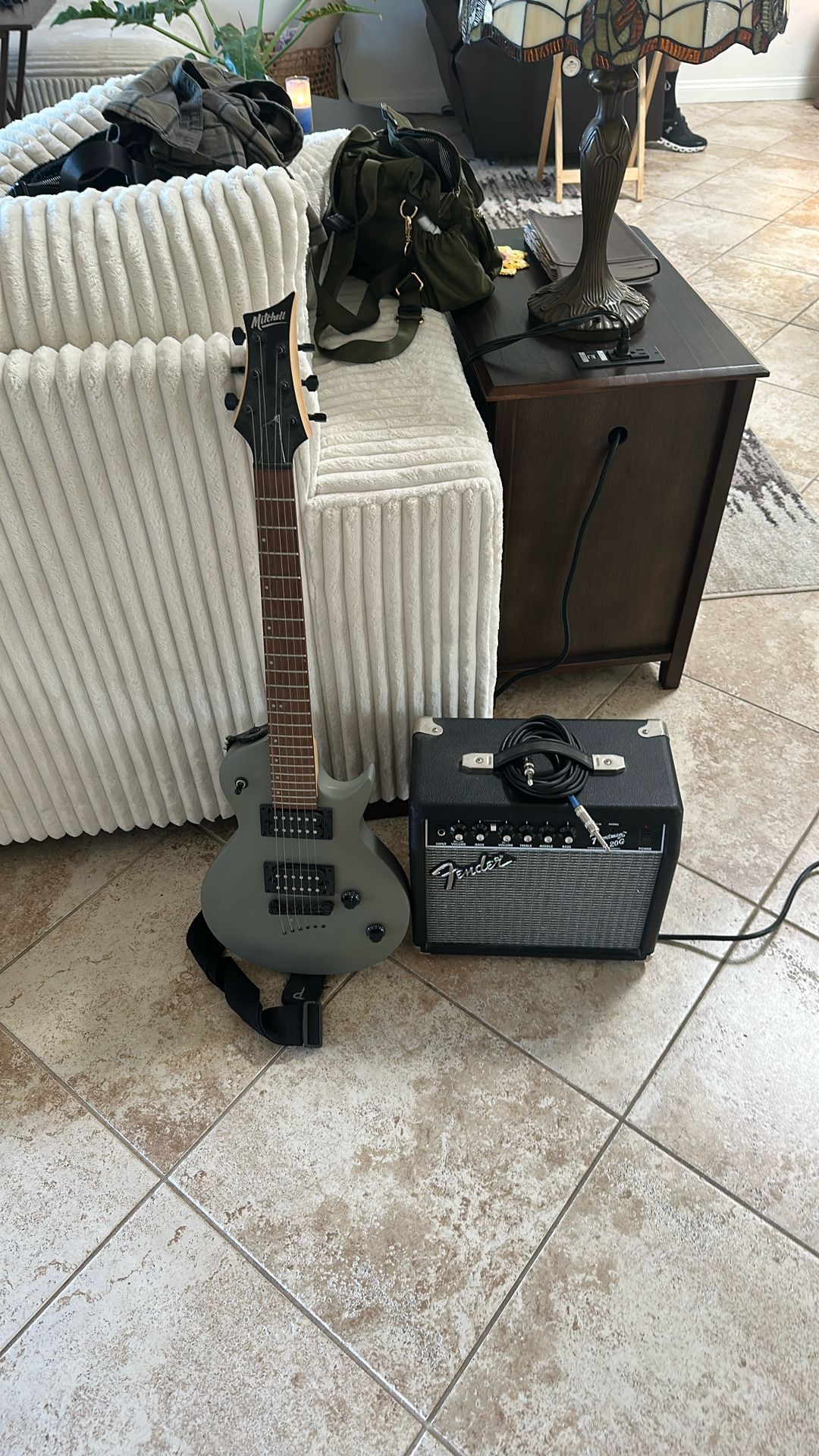 Mitchell Ms 100 And Front Man 20 G Amp