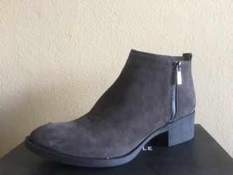 NEW Kenneth Cole Leather Bootie, Womens 8
