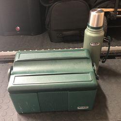 Stanley 7QT Heritage Cooler with Classic 1.1QT Vacuum Bottle for Sale in  Morrison, CO - OfferUp