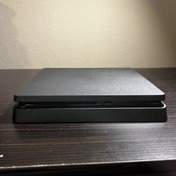 PS4 (GREAT CONDITION) (no Controller) Or Games