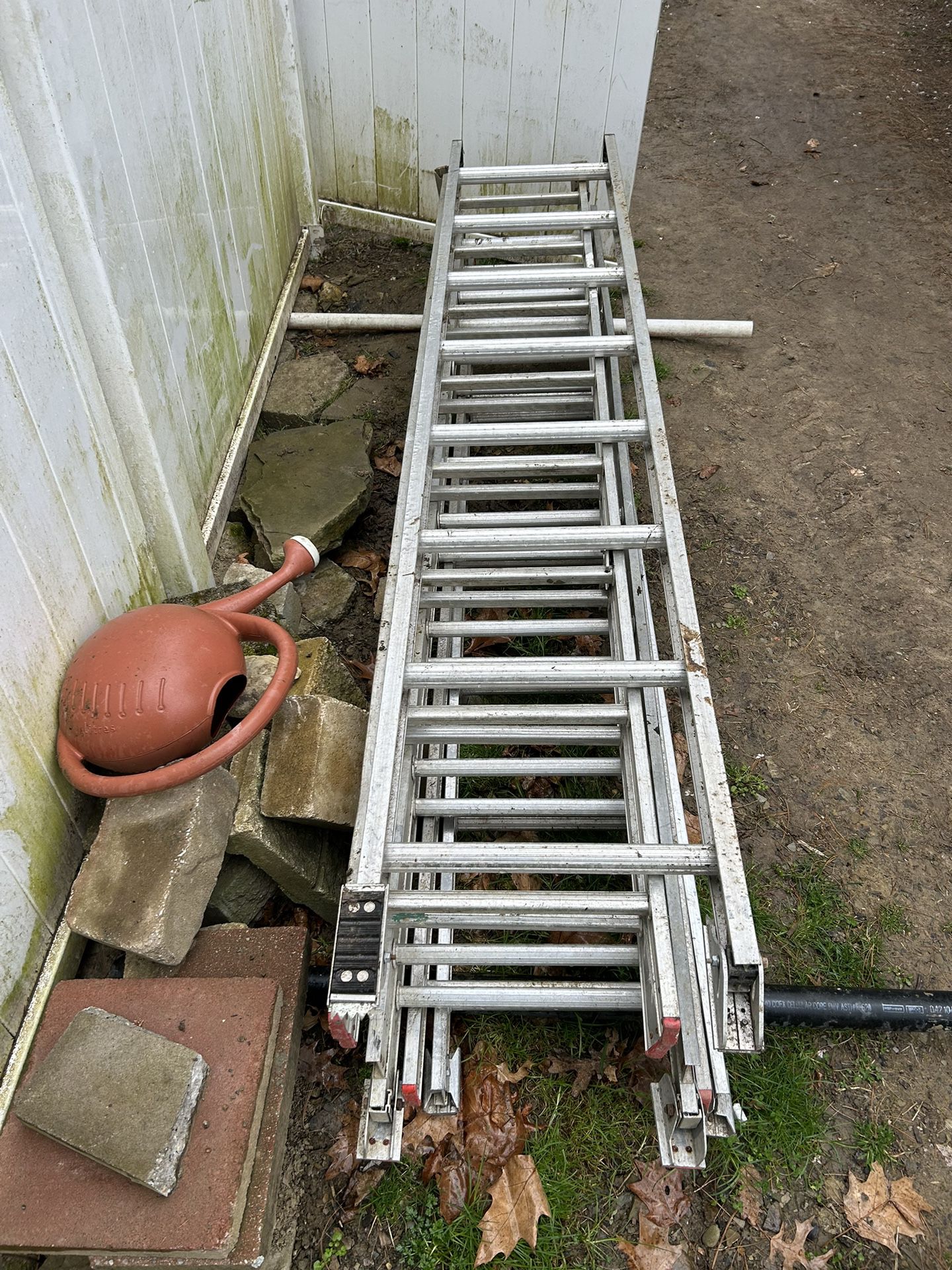 8 Foot Extendable Aluminum Ladder