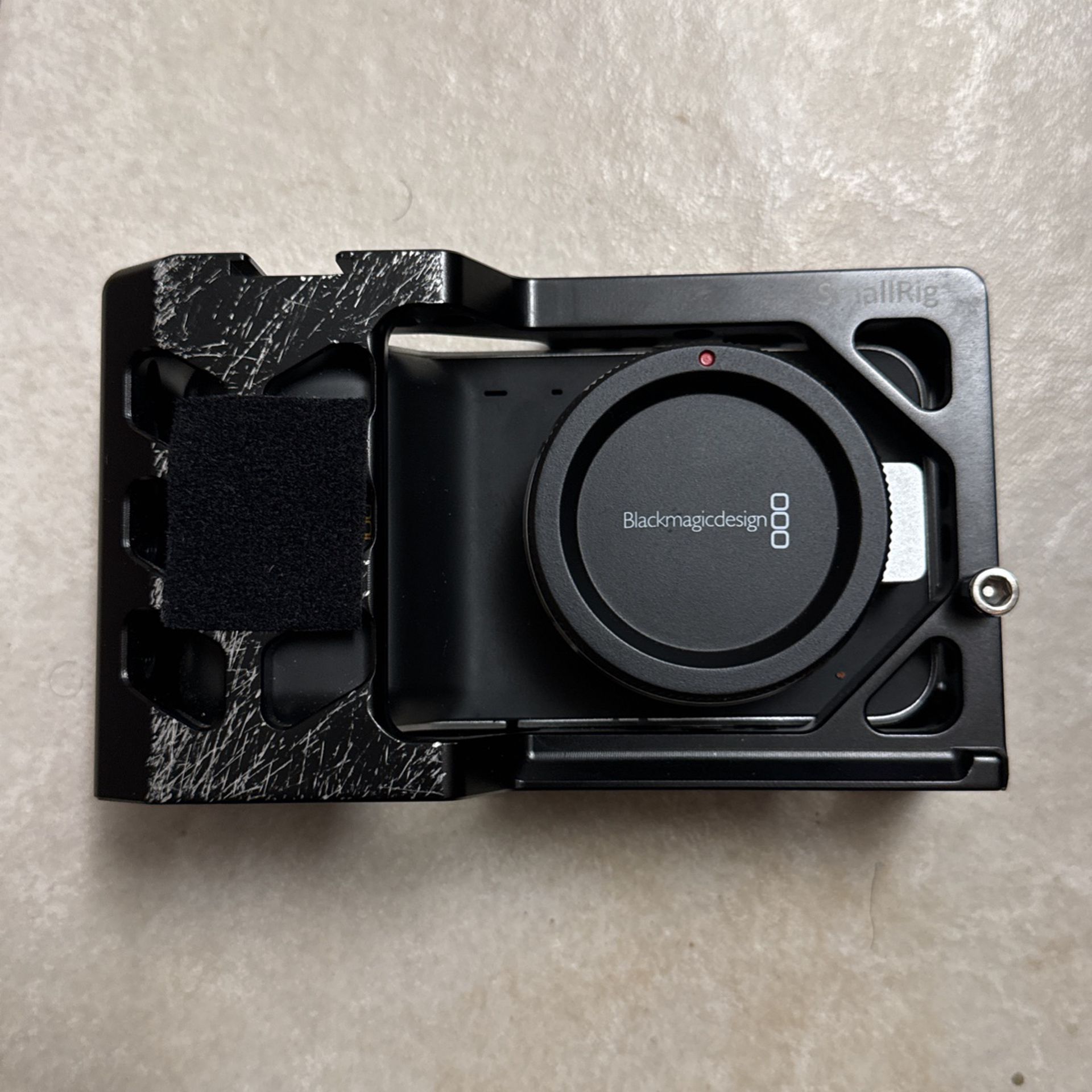 Blackmagic Pocket Cinema Camera (Original) + SmallRig Full Cage