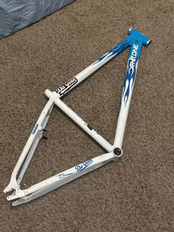 Throne 29 blocboi frame