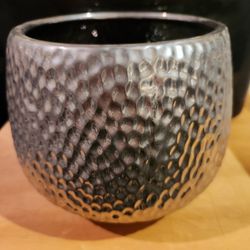 6.5" Ceramic Plant Pot Silver Tone Hammered Design