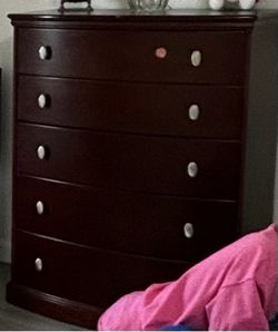 Large 5 drawer wooden dresser.
