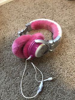 Skullcandy Fur Pink Headphones