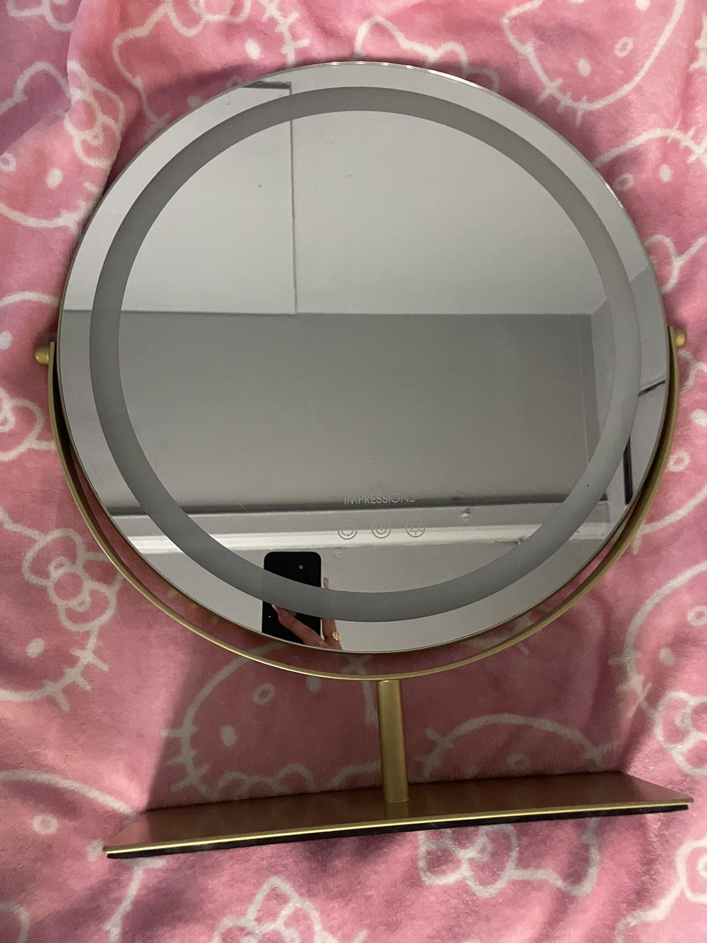 Vanity mirror