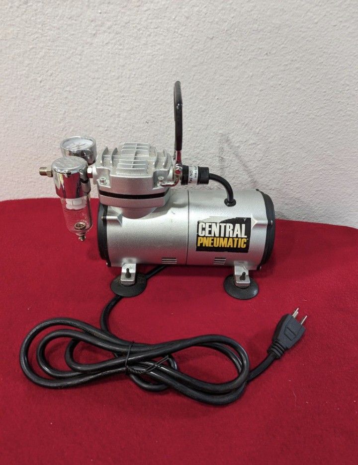 Central Pneumatic Airbrush Compressor 1750 RPM, 58 PSI max. air pressure