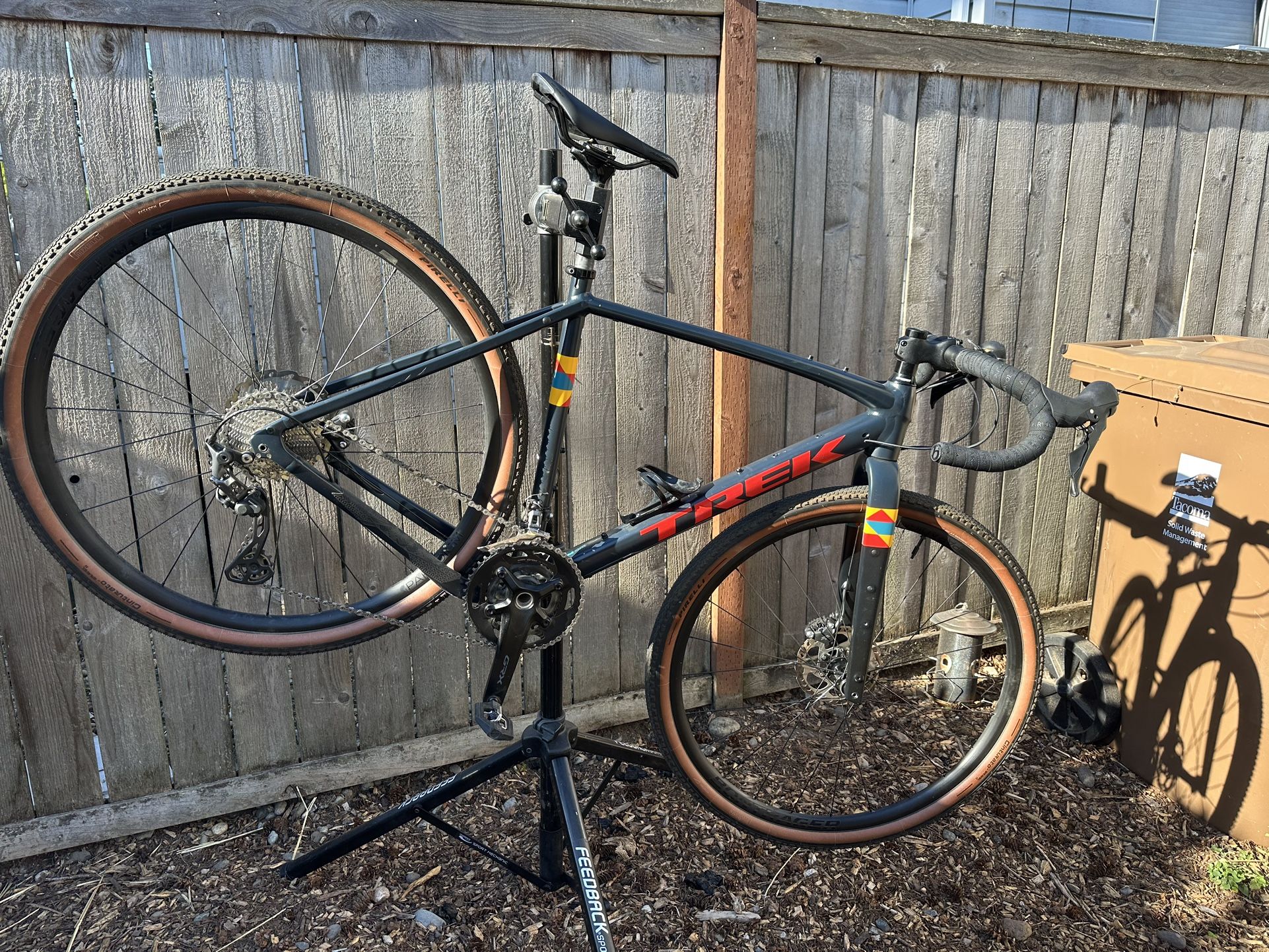 2022 Trek Checkpoint ALR 5 - GRX, Aeolus Carbon Wheels, Road + Gravel Setup - $2,000