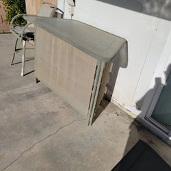 Pool Bar And 2 Chairs