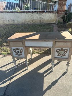 Free desk