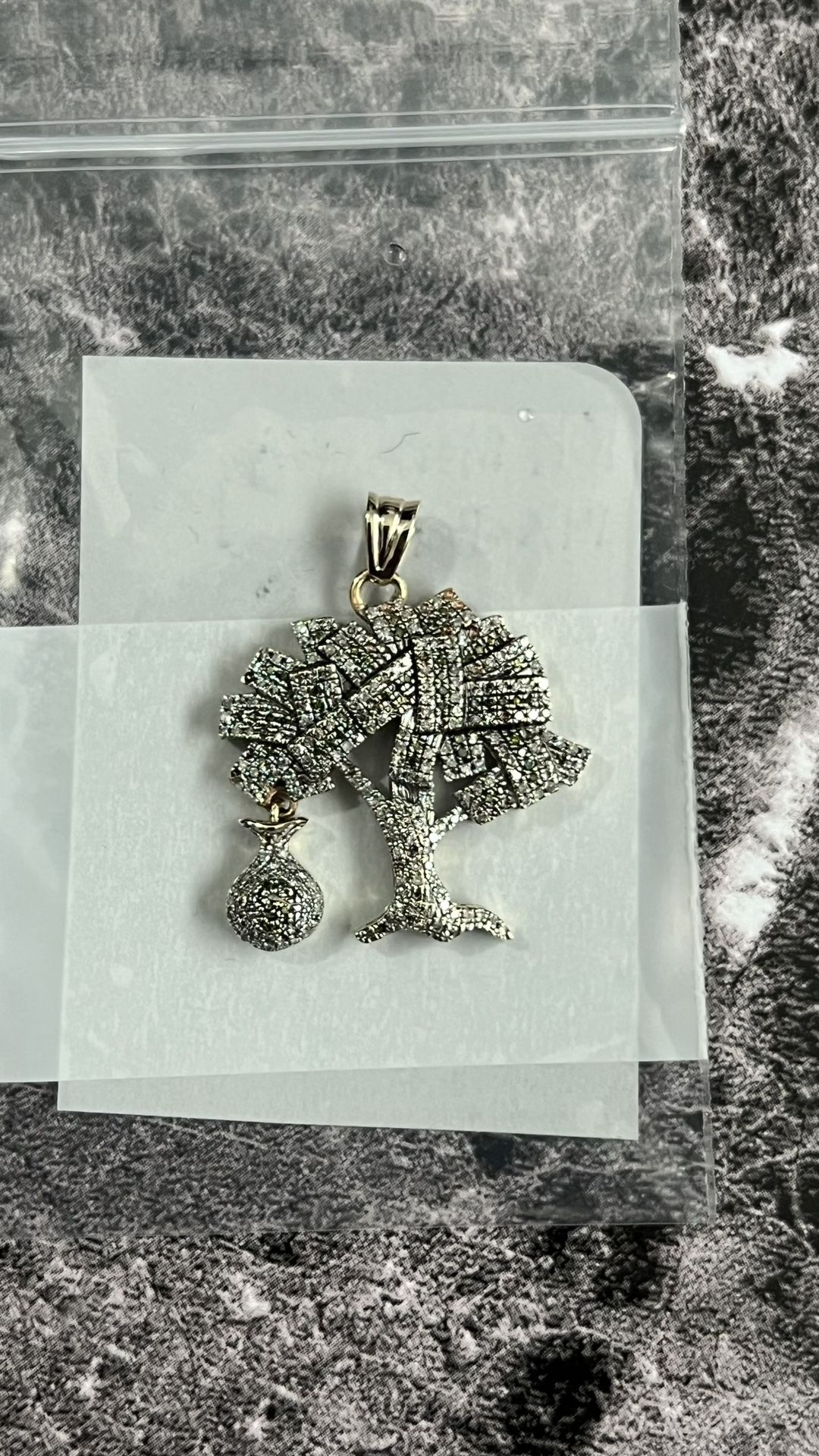10k Money tree diamond Pendant