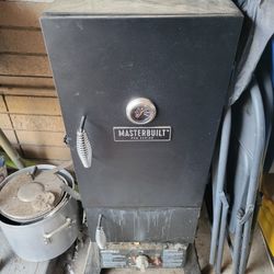 Master Built Smoker