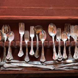 $250/VICTORIAN ROSE by WM ROGERS