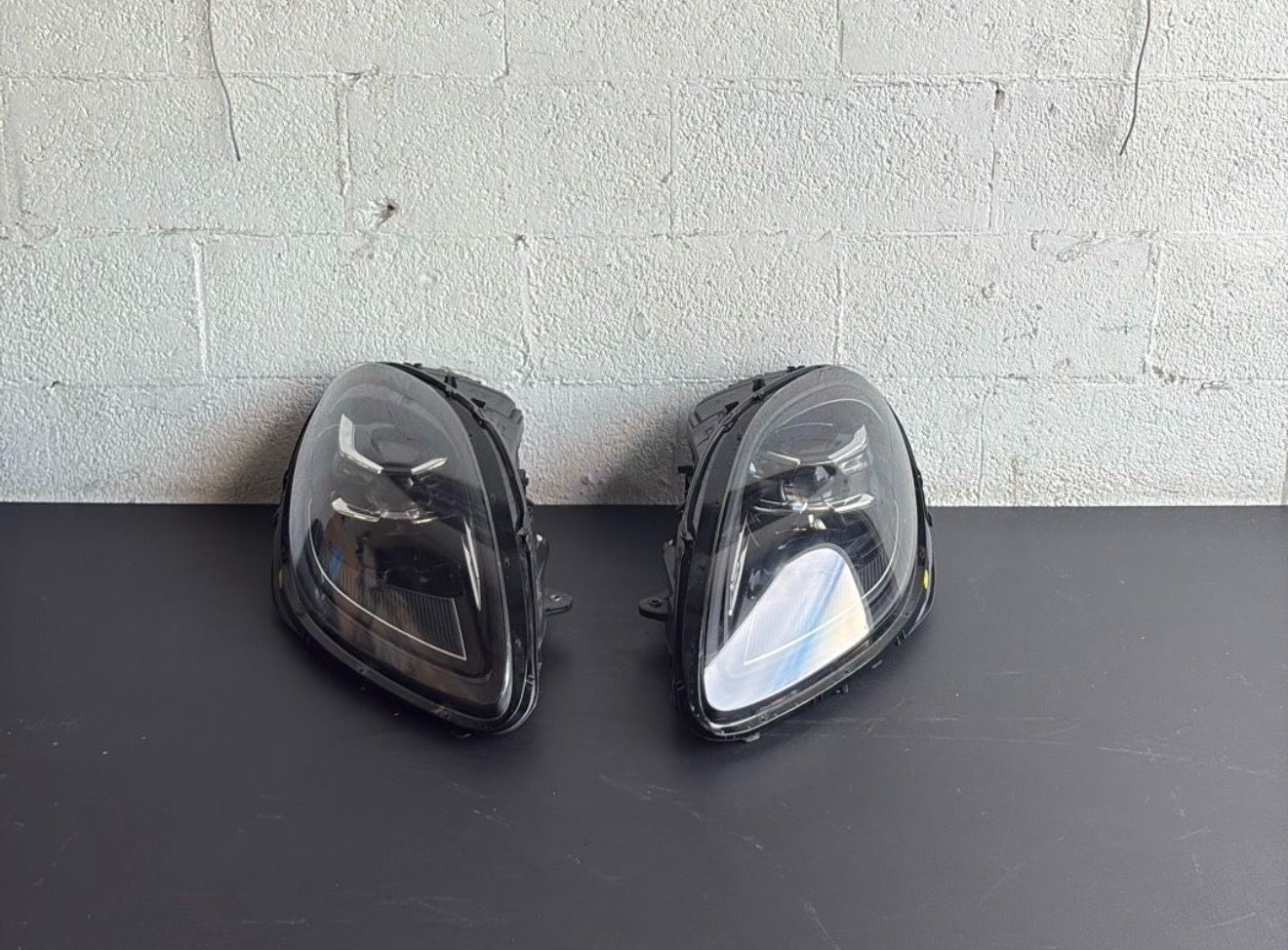 Porsche macan 2010-24 headlights oem