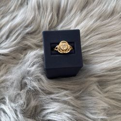 18K Woman’s Ring 