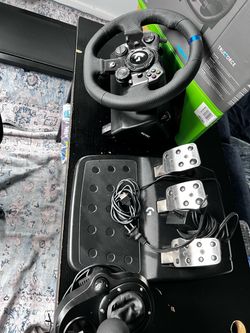 Logitech G923 TrueForce Racing Wheel and Pedals and shift stick
