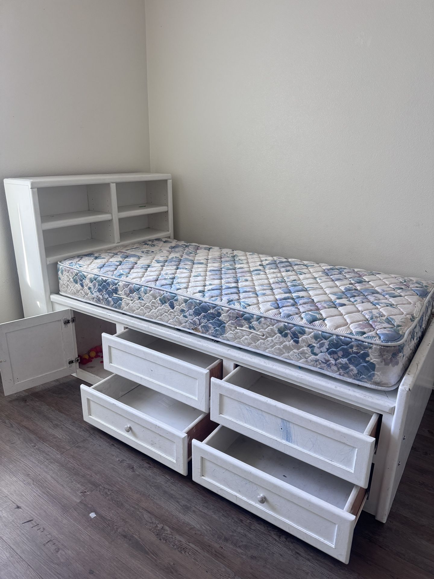Twin Bed With Mattress 